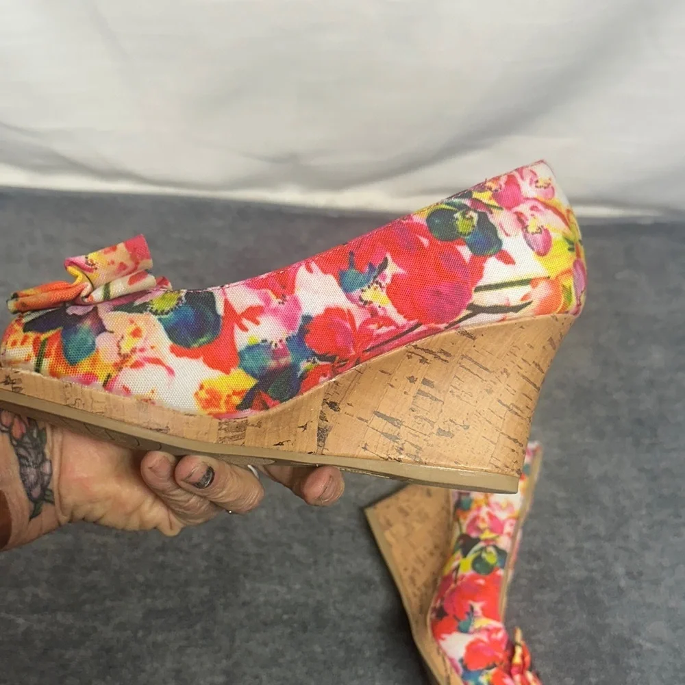 Dexflex Comfort Shoes Womens 6.5 Floral Wedge Bowtie Heels Colorful Peep Toe